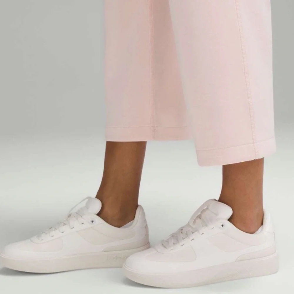 Lululemon Softstreme High-Rise Straight-Leg Cropped Strawberry Milkshake Size 6 - Picture 6 of 14
